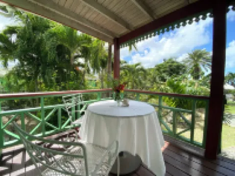 The Greenside Cottages - Private Tropical Garden - Residential Area 5 Mins from the Beach