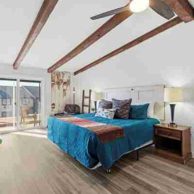 Driftwood Den Condo for 2 Rooms