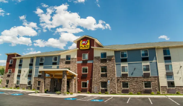 โรงแรม My Place - Midland