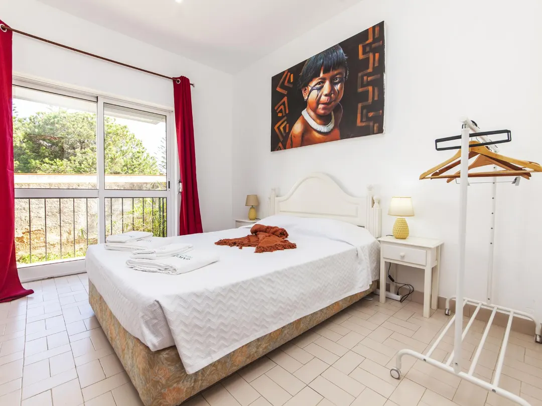 E 03 - Bedroom 3 In Local Da Trindade Guesthouse - Lagos