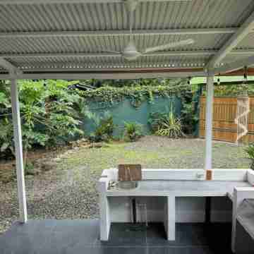 Casa Luminosa - Jungle Pool Villa Near the Beach Hotel Exterior