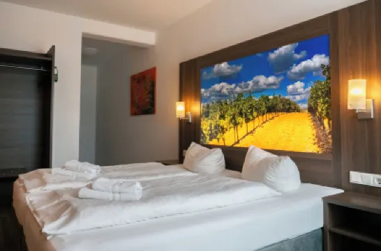 Alembra - Wein Style Hotel Hotel berhampiran ehemalige Bahnhofsanlage