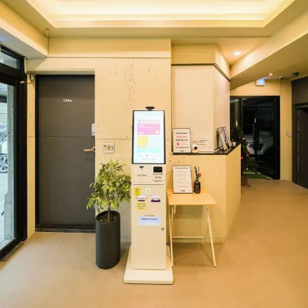 Hotel Remi Отели рядом с достопримечательностью «Рынок Амса»