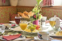 Bauernhof Krahlehen - B&B - Apartments - breakfast
