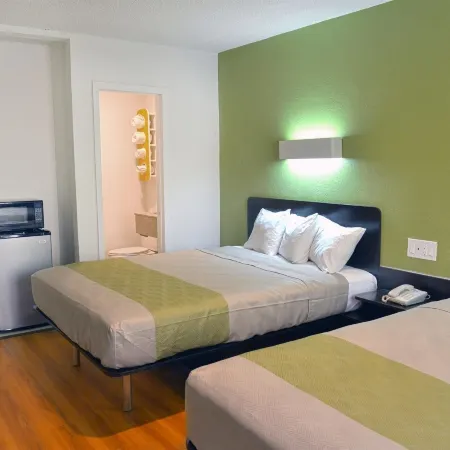 Motel 6 Modesto, CA - Downtown Các khách sạn ở Modesto