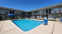 Motel 6 Conroe, TX - Pools