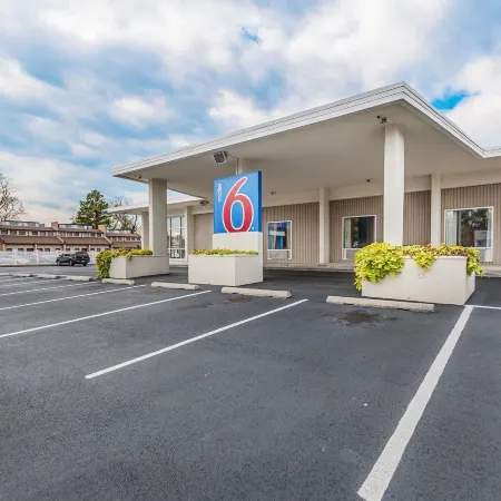 Motel 6 Winchester, VA