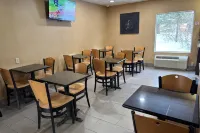 速8馬斯/瑟堡-奧克特維爾酒店 - 早餐