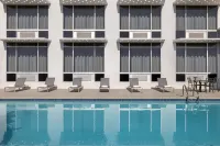 Holiday Inn Express & Suites Phoenix - Midtown by IHG - Yüzme Havuzu