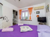 House Maya Hotels in Grizane