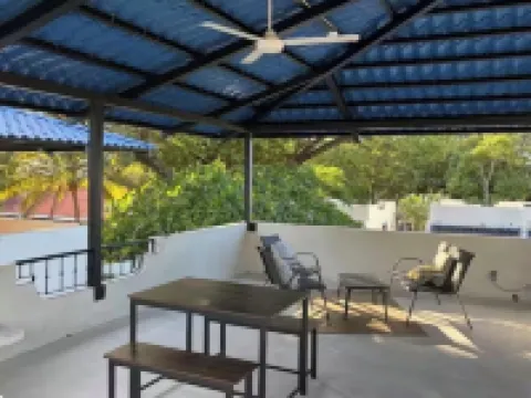 Cute 2bdrm Condo - Across from the beach Hoteles en Sardinal