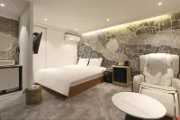 Busan Suyeong Bomnal Hotels near Boriam Hermitage