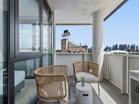 Executive 2-Bed Apartment with Views, Gym and Spa Hotels in Cremorne