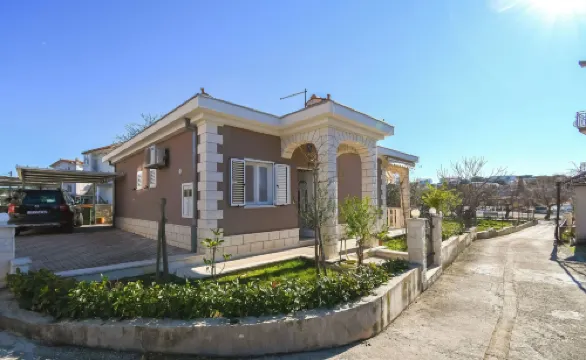 House Vesnad