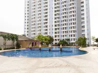Modern and Homey Studio at Tanglin Supermall Mansion Apartment By Travelio Hotels in Sambikerep