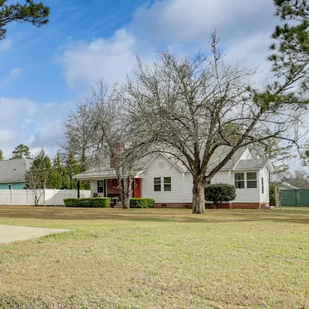 Cozy & Remolded! Near Thomasville Feels Like Home