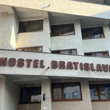 Izy Stay Hostel Bratislava Отели рядом с достопримечательностью «Славин»