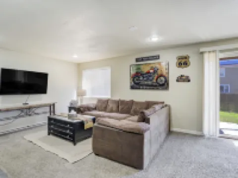 1415 Legend Oak - Basement Hotels in Fountain