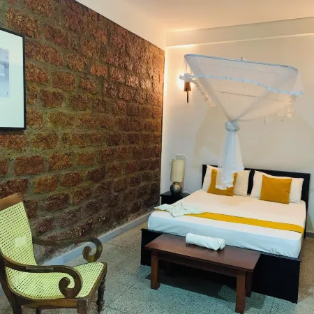 Airport Heritage Hotel