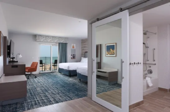 歡朋旅館&套房馬尼斯蒂海濱 住宿飯店