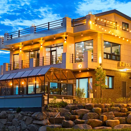 Geochang Sunflower Pool Villa Pension