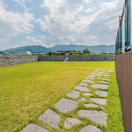 Gyeongju Hanchae Отели рядом с достопримечательностью «Храм Синсонса»