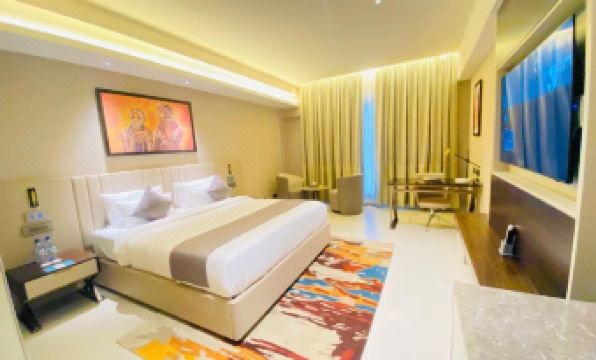 La Belle- The Business Hotel