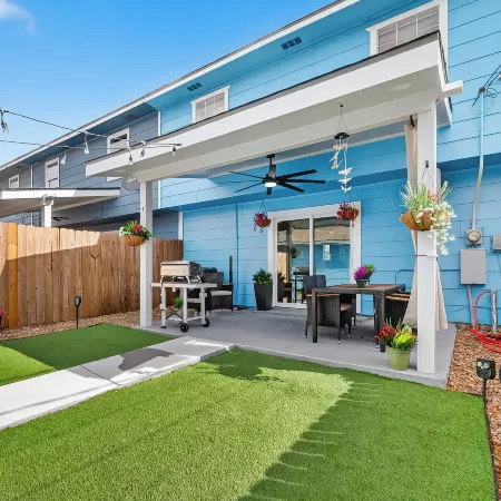 1/2 Mi to Sylvan Beach Park! Chic Townhome w/ Yard