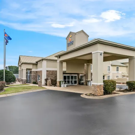 Comfort Inn & Suites Greenwood Near University