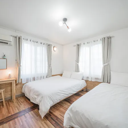 NeorangNarang Guesthouse Отели рядом с достопримечательностью «Дельфинарий Marine Park»