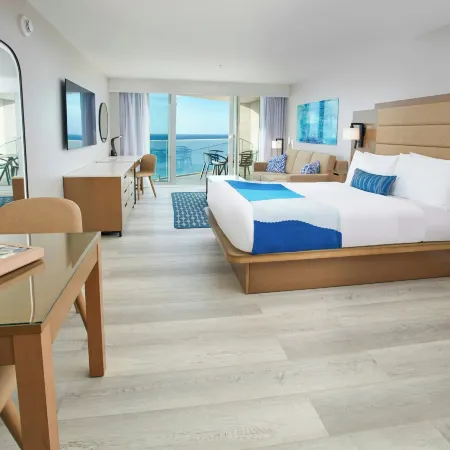 Divi Aruba Phoenix Beach Resort Отели рядом с достопримечательностью «Пляж Палм-Бич»