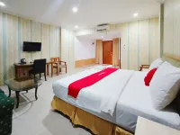 RedDoorz at Hotel Istana Permata Ngagel Surabaya