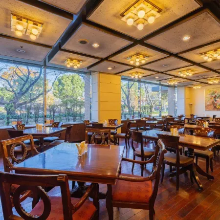 KKR Hotel Nagoya Отели рядом с достопримечательностью «Замок Нагоя»
