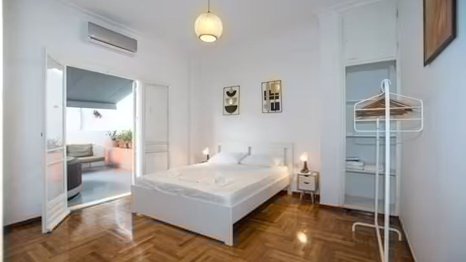 Athens Central Jacuzzi Retreat