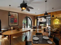 Aubrey Hotel Boutique Hotels near Bellavista