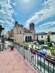 Domus Privé - Elegant Rooms with Duomo View