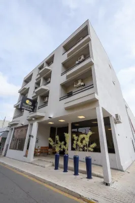 大學飯店
