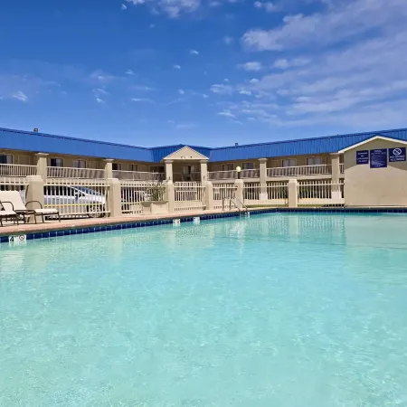 Baymont by Wyndham McAlester Hwy 69