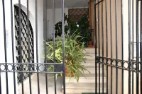 Edy Sea View Holiday Apartment
