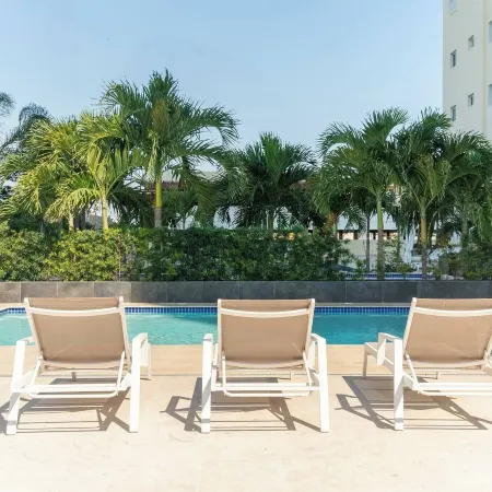 Spacious Apto with Spectacular Views of the Beach
