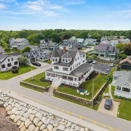 The Breakers Inn