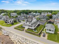 The Breakers Inn - Inns