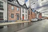 Pittsburgh Vacation Rental in Lawrenceville! - Balcony