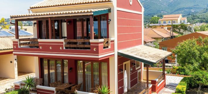 Medusa's Villas Hotels in Thinali