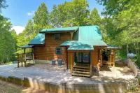 Marion Cabin w/ Wrap-Around Deck & Outdoor Kitchen - 4-Star