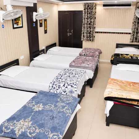 Goroomgo Comfort Hostel Charbagh Lucknow