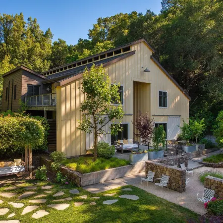 Farmhouse Inn