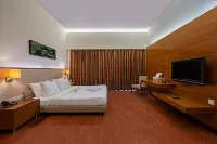 Club Mahindra Kensville Golf Resort - Kitchens