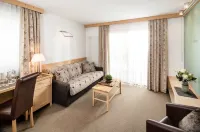Boutique Hotel Nives - Luxury & Design in the Dolomites - 4-Star