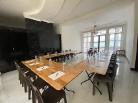 Toba Retreat Mansion and Villas - parking